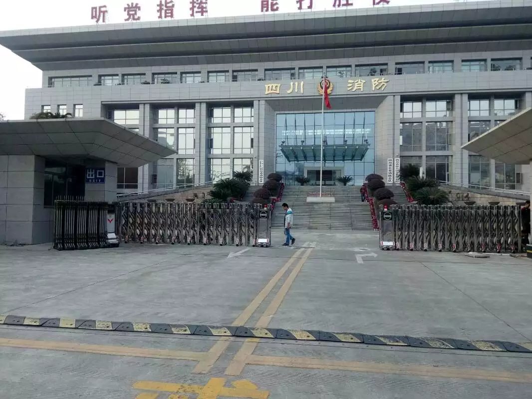 本溪溪湖区本溪溪湖区四川消防总队伸缩门